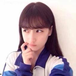 网红小神彤吃瓜图片大全,网红美食界的趣味瞬间